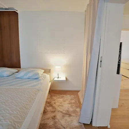 Appartamento Cozy Center, 4 Bedroom- 120sq, 5min Walk To Main Station Basilea